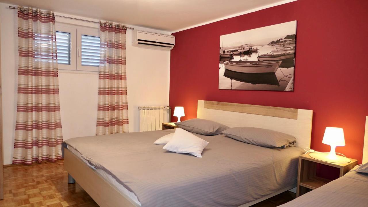 Apartments Villa Agatha Sveti Filip i Jakov Exteriör bild