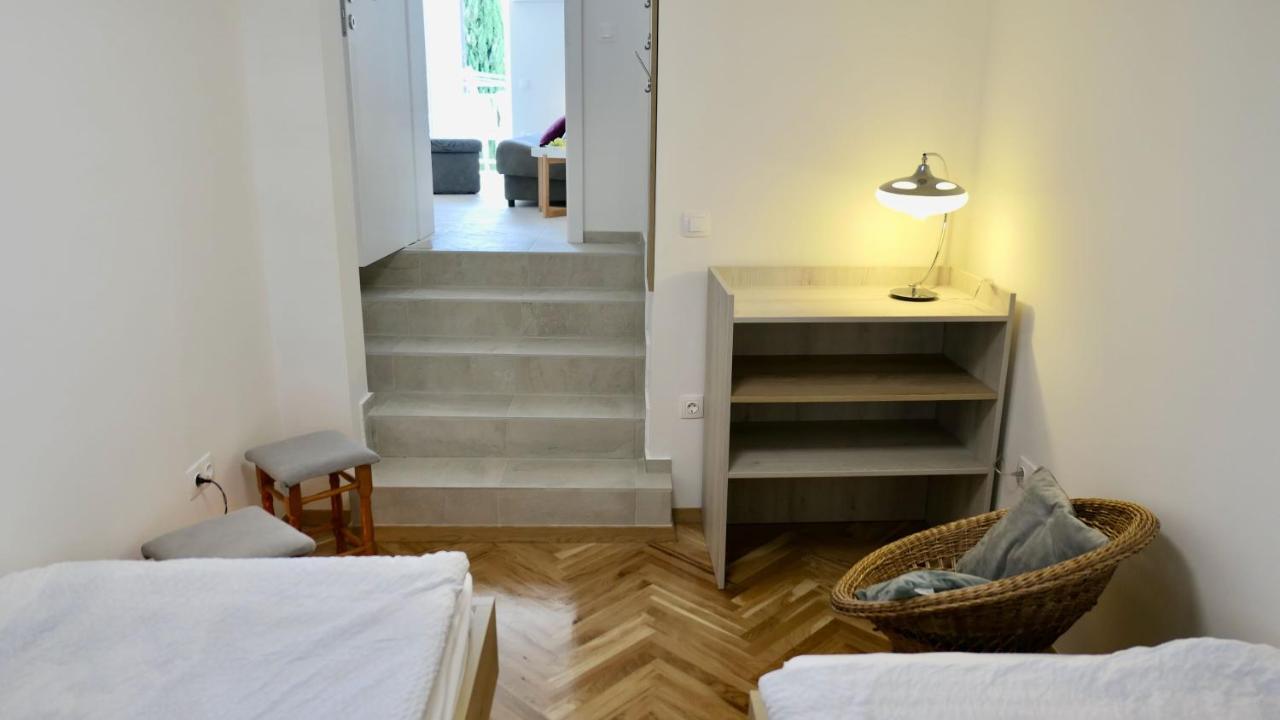 Apartments Villa Agatha Sveti Filip i Jakov Exteriör bild