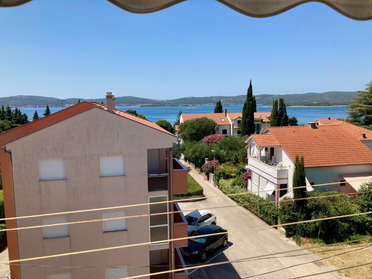 Apartments Villa Agatha Sveti Filip i Jakov Exteriör bild