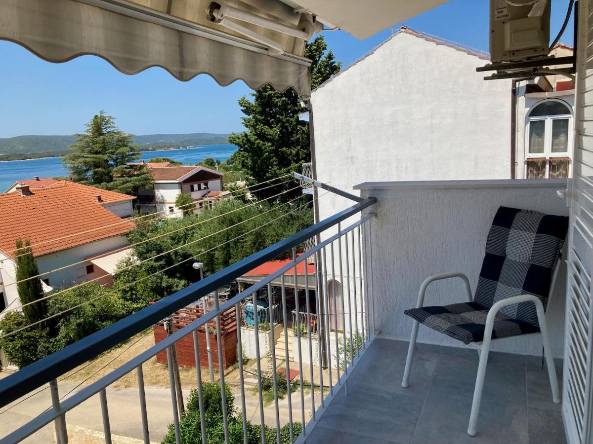 Apartments Villa Agatha Sveti Filip i Jakov Exteriör bild