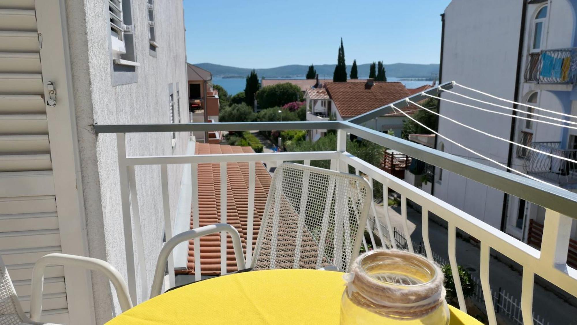 Apartments Villa Agatha Sveti Filip i Jakov Rum bild